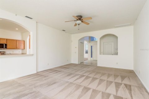House in Land O' Lakes, Florida 5 bedrooms, 316.43 sq.m. № 1835878 - photo 11
