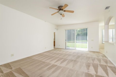 House in Land O' Lakes, Florida 5 bedrooms, 316.43 sq.m. № 1835878 - photo 9