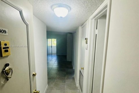 Condominio en venta en Boca Raton, Florida, 1 dormitorio, 80.64 m2 № 2062045 - foto 2