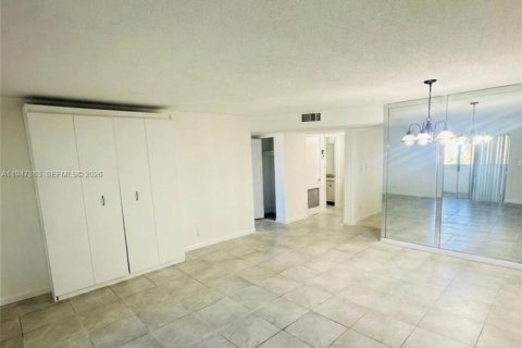Condominio en venta en Boca Raton, Florida, 1 dormitorio, 80.64 m2 № 2062045 - foto 3