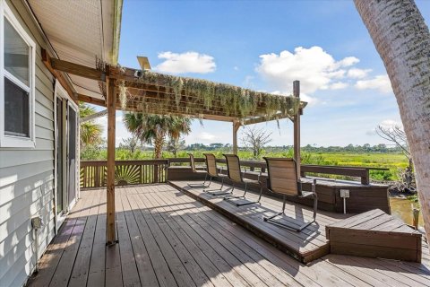 House in Palm Coast, Florida 4 bedrooms, 305.93 sq.m. № 1586277 - photo 19