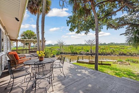 House in Palm Coast, Florida 4 bedrooms, 305.93 sq.m. № 1586277 - photo 16