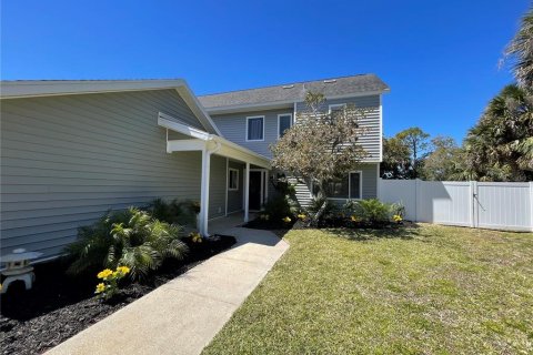 House in Palm Coast, Florida 4 bedrooms, 305.93 sq.m. № 1586277 - photo 2
