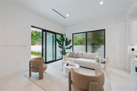 Immobilier commercial à vendre à Miami, Floride № 1997376 - photo 5