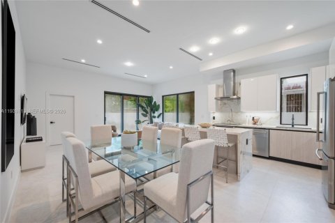 Immobilier commercial à vendre à Miami, Floride № 1997376 - photo 10