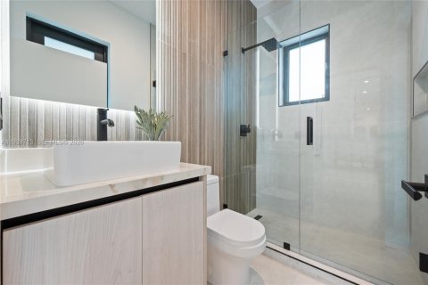 Immobilier commercial à vendre à Miami, Floride № 1997376 - photo 17