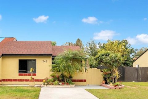 Dúplex en venta en Orlando, Florida, 2 dormitorios, 70.88 m2 № 1539304 - foto 1