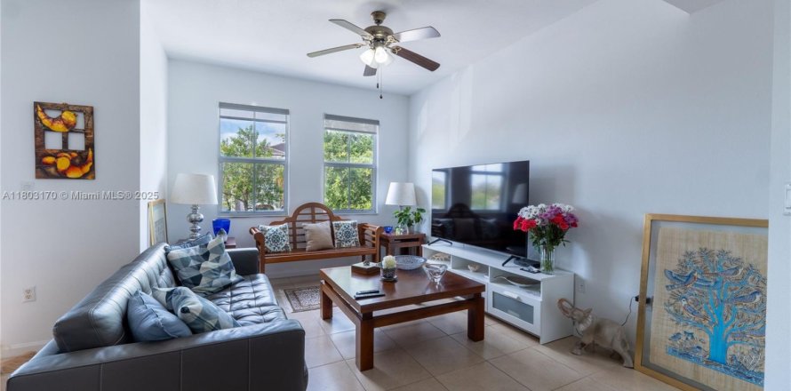 Condo in Doral, Florida, 3 bedrooms № 1959376