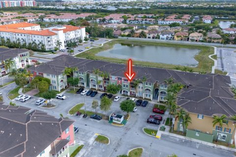 Condo in Doral, Florida, 3 bedrooms № 1959376 - photo 13