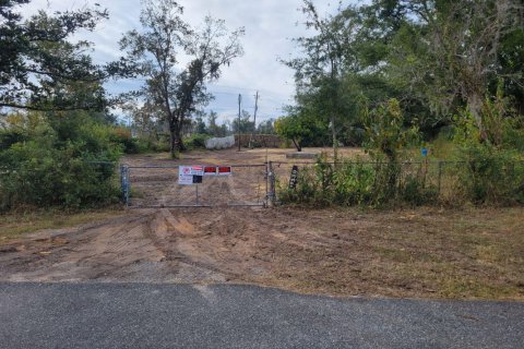 Terreno en venta en Youngstown, Florida № 559168 - foto 1