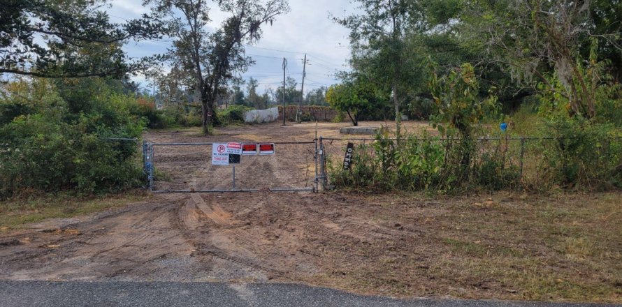 Terreno en Youngstown, Florida № 559168