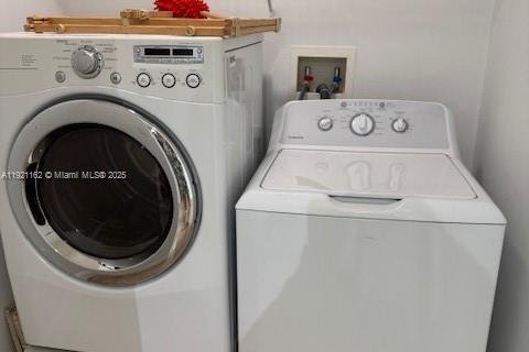 Condominio en alquiler en Miami, Florida, 2 dormitorios, 88.07 m2 № 1975438 - foto 12