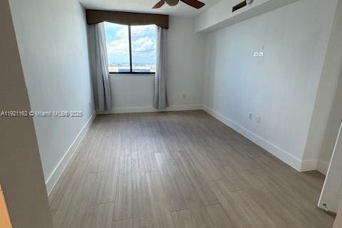 Condominio en alquiler en Miami, Florida, 2 dormitorios, 88.07 m2 № 1975438 - foto 9