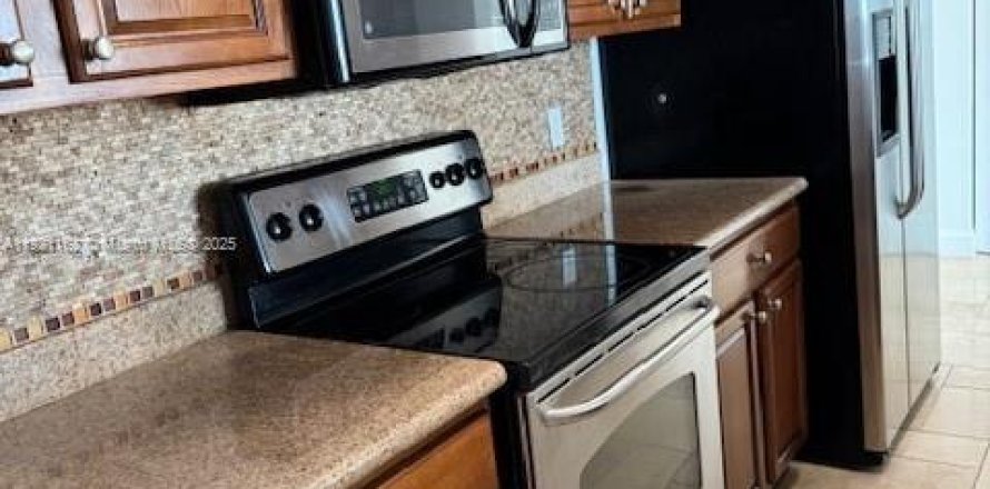 Condominio en Miami, Florida, 2 dormitorios № 1975438