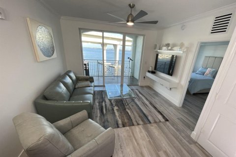 Condo in Stuart, Florida, 2 bedrooms  № 2401231