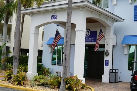 Condo in Stuart, Florida, 2 bedrooms  № 2401231 - photo 26