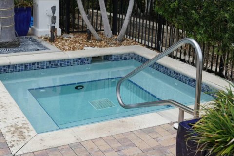 Condo in Stuart, Florida, 2 bedrooms  № 2401231 - photo 30