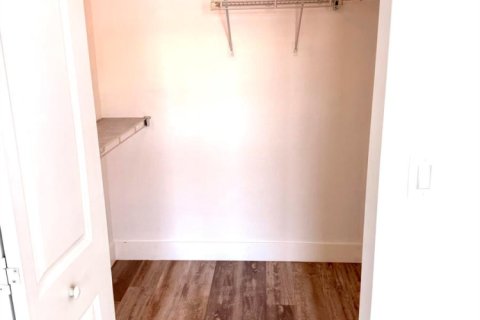 Condo in Stuart, Florida, 2 bedrooms  № 2401231 - photo 18