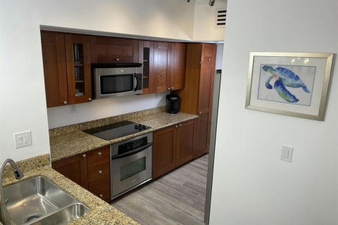 Condo in Stuart, Florida, 2 bedrooms  № 2401231 - photo 6