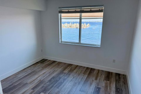 Condo in Stuart, Florida, 2 bedrooms  № 2401231 - photo 21