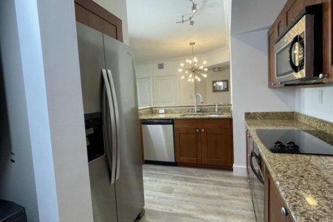Condo in Stuart, Florida, 2 bedrooms  № 2401231 - photo 9