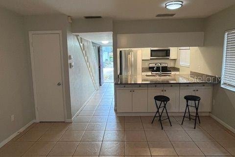 Apartamento en alquiler en Gainesville, Florida, 3 dormitorios, 102.75 m2 № 1913951 - foto 4