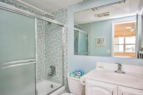 Condo in Highland Beach, Florida, 2 bedrooms  № 2190830 - photo 19