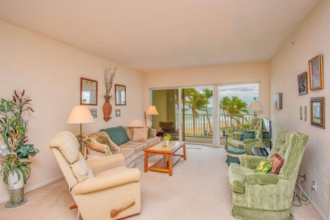 Condo in Highland Beach, Florida, 2 bedrooms  № 2190830 - photo 8