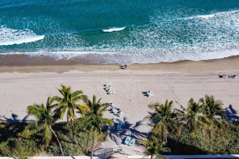Condo in Highland Beach, Florida, 2 bedrooms  № 2190830 - photo 30