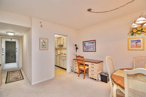 Condo in Highland Beach, Florida, 2 bedrooms  № 2190830 - photo 11