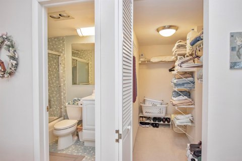 Condo in Highland Beach, Florida, 2 bedrooms  № 2190830 - photo 18