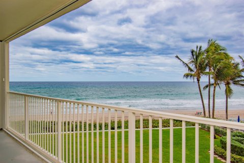 Condo in Highland Beach, Florida, 2 bedrooms  № 2190830