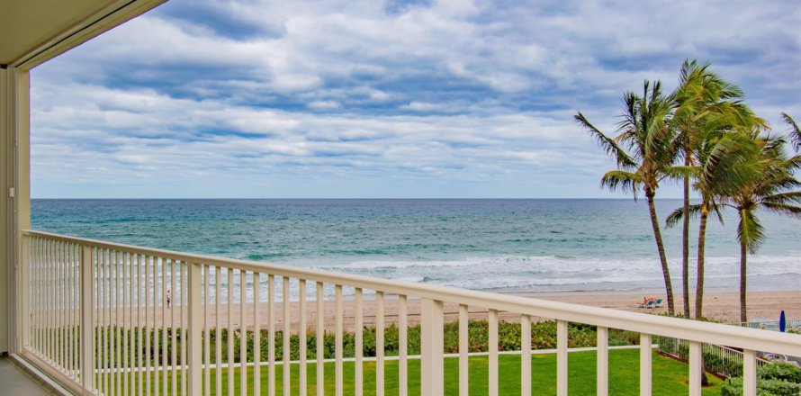 Condo in Highland Beach, Florida, 2 bedrooms  № 2190830