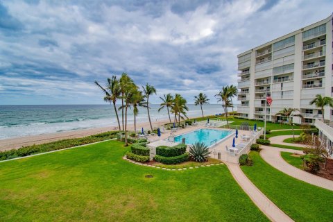 Condo in Highland Beach, Florida, 2 bedrooms  № 2190830 - photo 6
