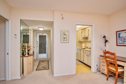 Condo in Highland Beach, Florida, 2 bedrooms  № 2190830 - photo 12