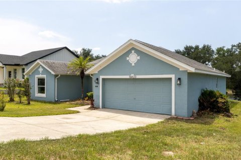 House in Mascotte, Florida 3 bedrooms, 120.22 sq.m. № 2315211