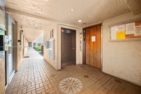 Condominio en venta en Davie, Florida, 2 dormitorios, 105.91 m2 № 2073421 - foto 2