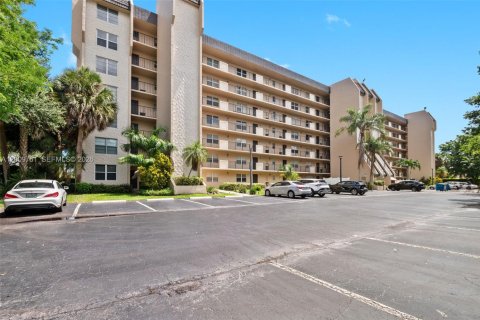 Condominio en Davie, Florida, 2 dormitorios  № 2073421