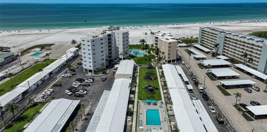 Condominio en Sarasota, Florida, 2 dormitorios № 1824801
