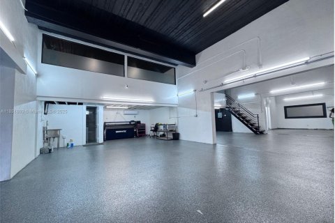 Купить коммерческую недвижимость в Форт-Лодердейл, Флорида № 1978258 - фото 3