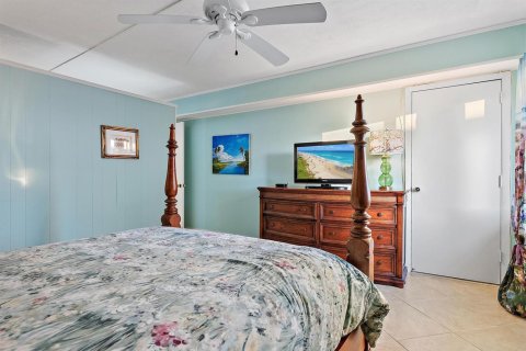 Condominio en venta en Jensen Beach, Florida, 2 dormitorios, 118.17 m2 № 2248555 - foto 11