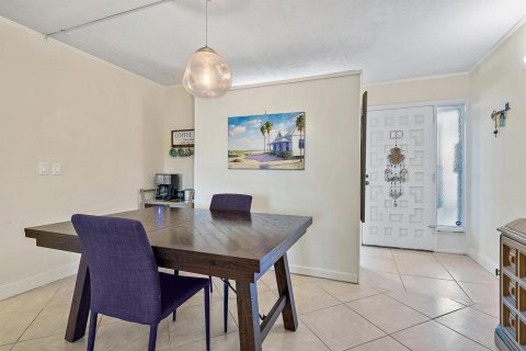 Condominio en venta en Jensen Beach, Florida, 2 dormitorios, 118.17 m2 № 2248555 - foto 2