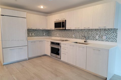 Apartamento en alquiler en Miami, Florida, 1 dormitorio, 50.26 m2 № 1983719 - foto 4