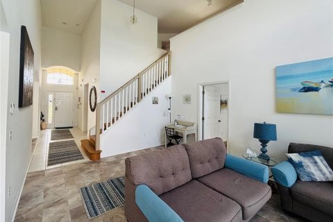 Casa en venta en Kissimmee, Florida, 5 dormitorios, 215.25 m2 № 2106393 - foto 3