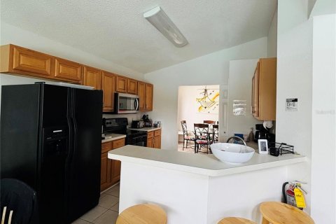 Casa en venta en Kissimmee, Florida, 5 dormitorios, 215.25 m2 № 2106393 - foto 8