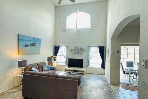 Casa en venta en Kissimmee, Florida, 5 dormitorios, 215.25 m2 № 2106393 - foto 4