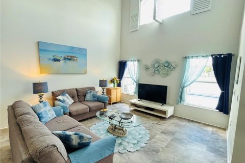 Casa en venta en Kissimmee, Florida, 5 dormitorios, 215.25 m2 № 2106393 - foto 5