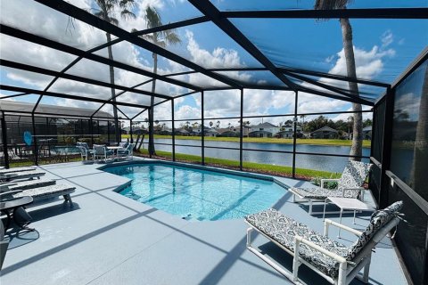 Casa en venta en Kissimmee, Florida, 5 dormitorios, 215.25 m2 № 2106393 - foto 25