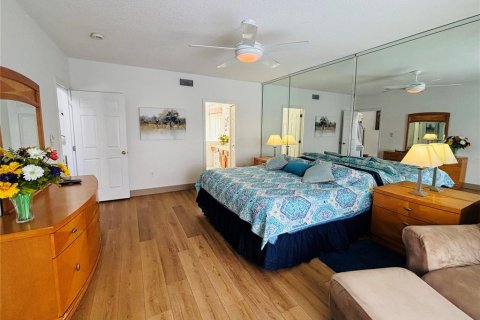 Casa en venta en Kissimmee, Florida, 5 dormitorios, 215.25 m2 № 2106393 - foto 15