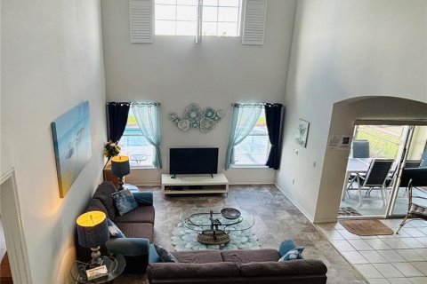 Casa en venta en Kissimmee, Florida, 5 dormitorios, 215.25 m2 № 2106393 - foto 6